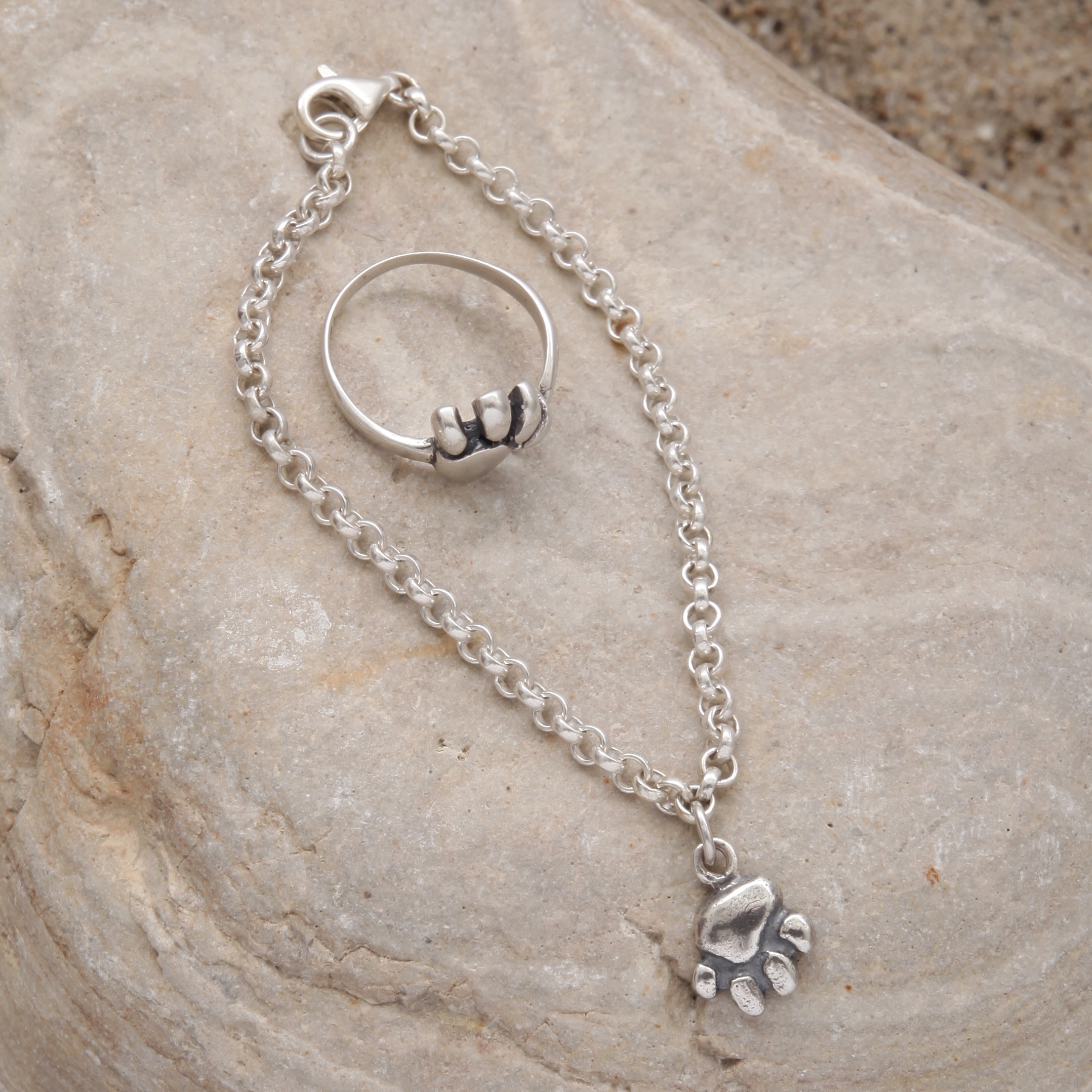 Single Paw Charm Bracelet Hover